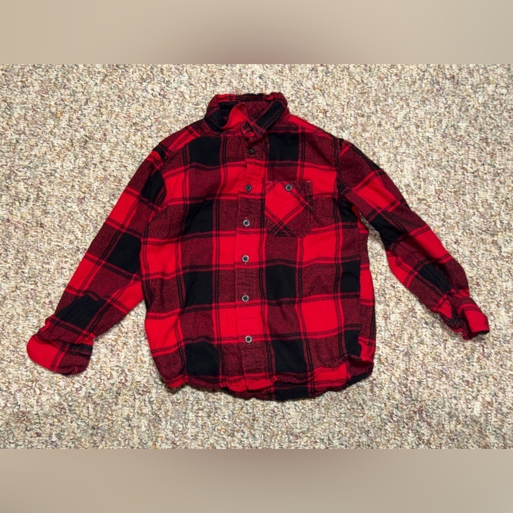 Boys, girls size small, size 6 shirt Wonder Nation Red and Black Checkered Shirt